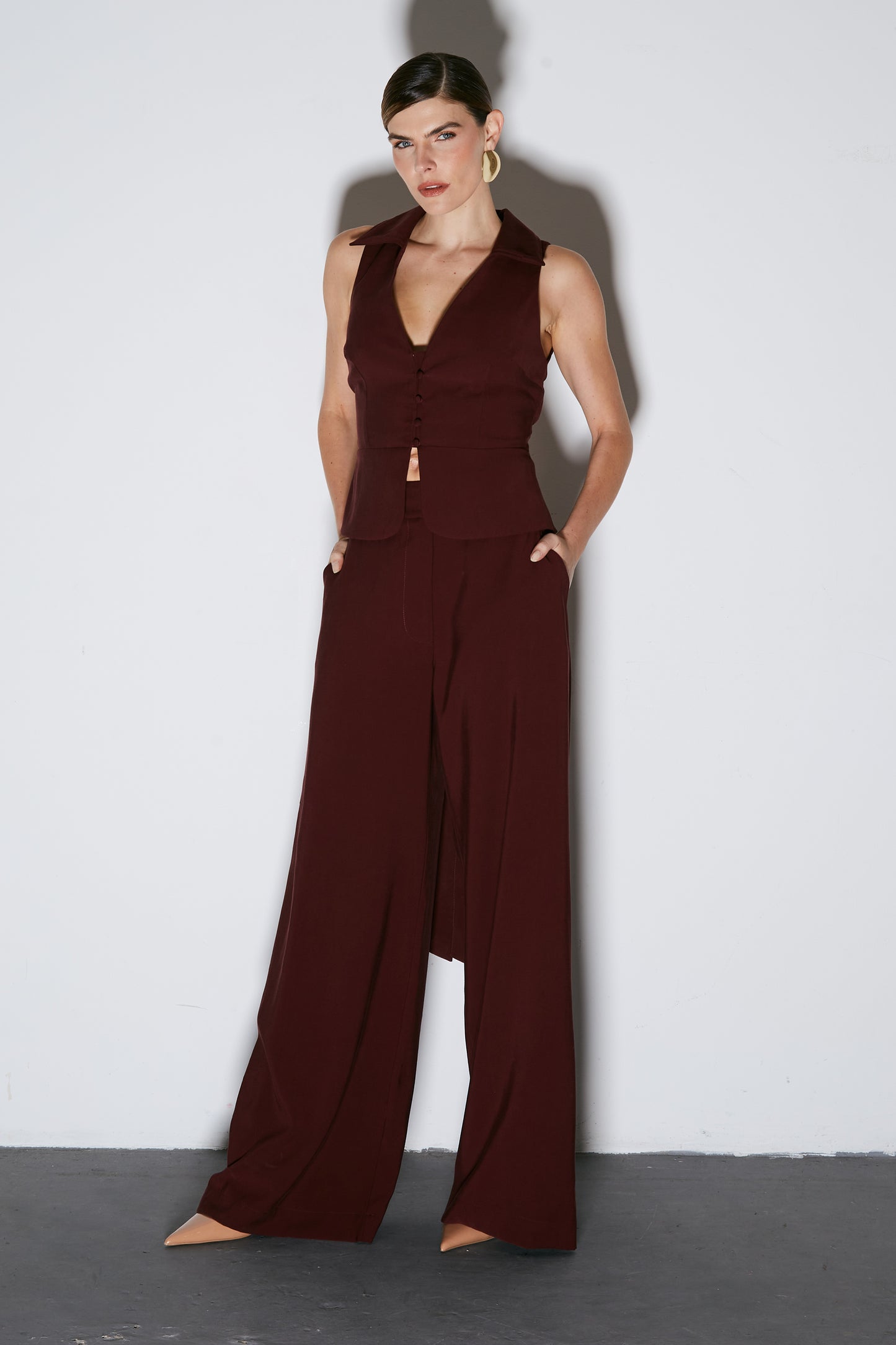 CALCA PANTALONA ALFAIATARIA COM COS TRANSPASSADO VINHO