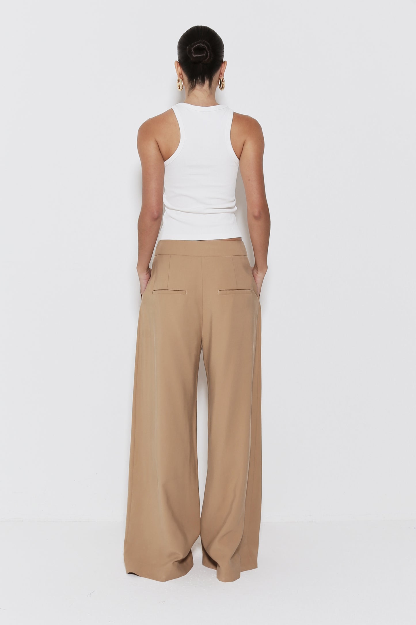 CALÇA PANTALONA ALFAIATARIA COM COS TRASNPASSADO KAKI
