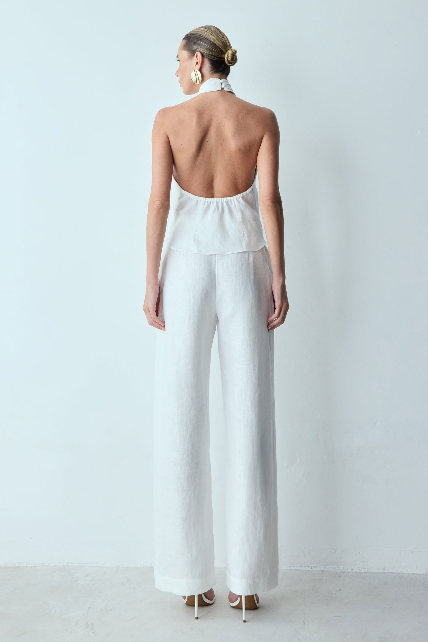 CALÇA RETA CINTURA ALTA COM PREGA FRONTAL BRANCO