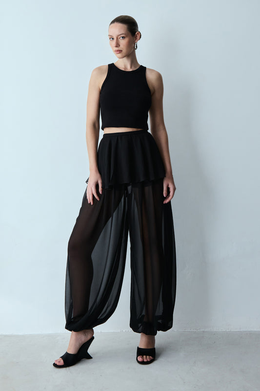 CALÇA BALONÊ COM SAIA SOBREPOSTA PRETO
