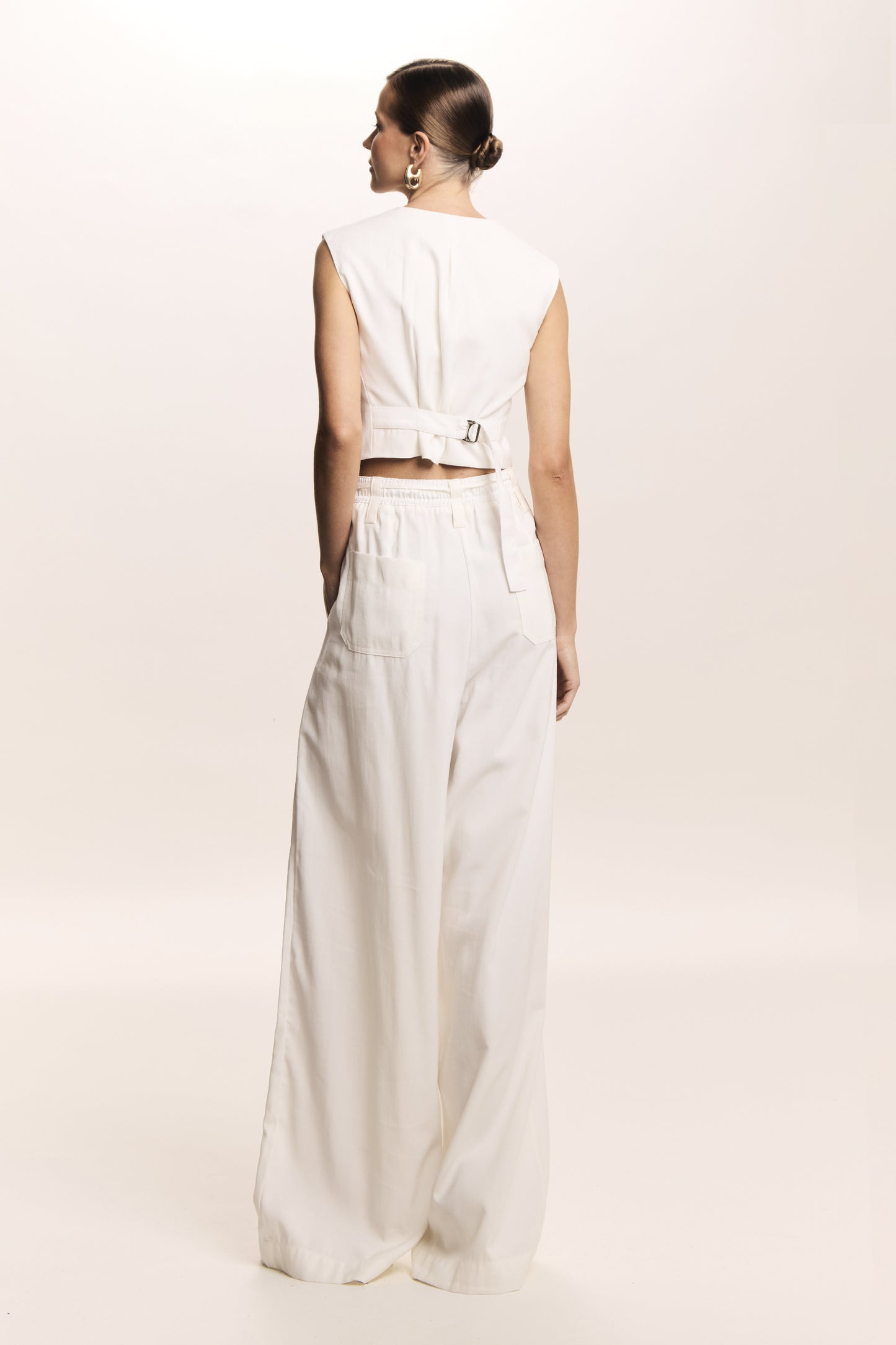 CALCA RETA PREGAS FRONTAIS CADARCO PARA AMARRACAO OFF WHITE