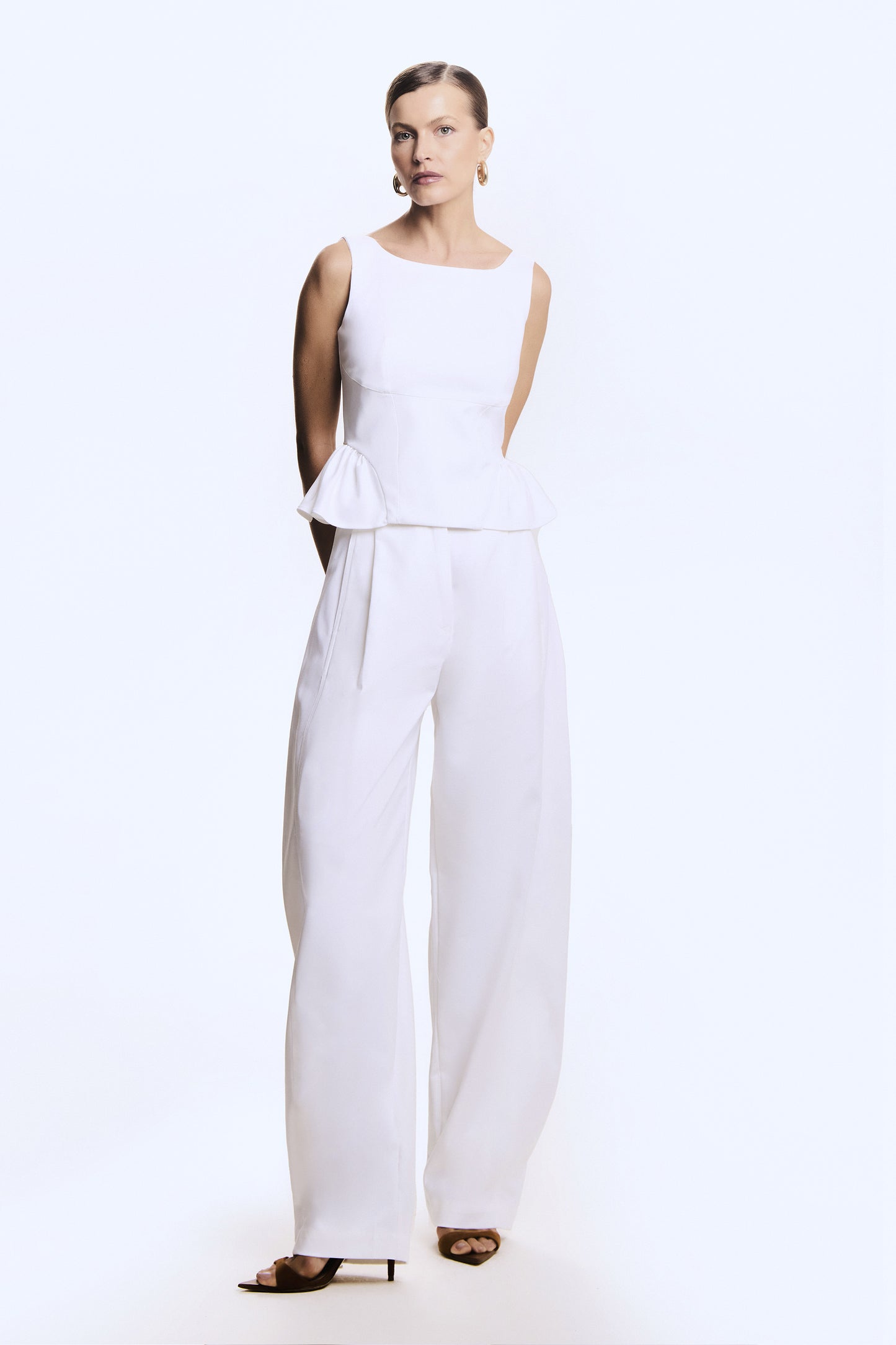 CALCA BAGGY ESTRUTURADA BOTAO LATERAL OFF WHITE