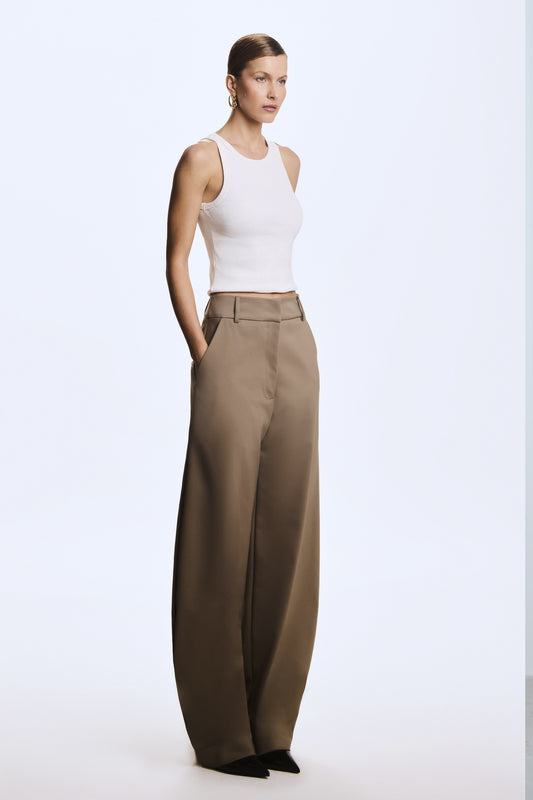 CALCA BAGGY ALFAIATARIA COM BOLSOS COSTAS CASTOR