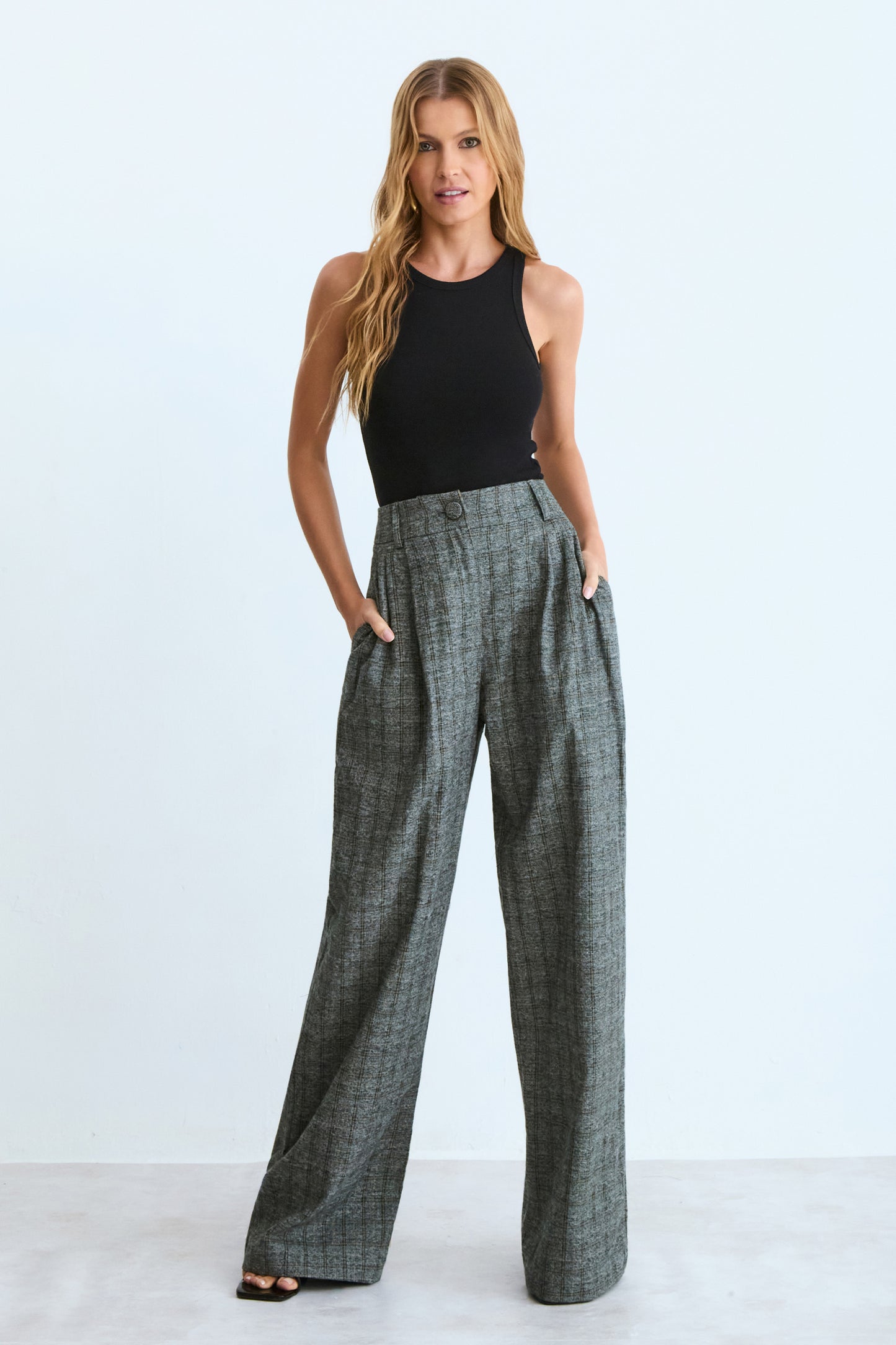 CALCA PANTALONA COM PREGAS FRONTAL XADREZ KAKI