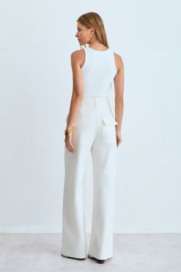 CALCA RETA COM FRISO FRONTAL E BOLSO COSTAS OFF WHITE