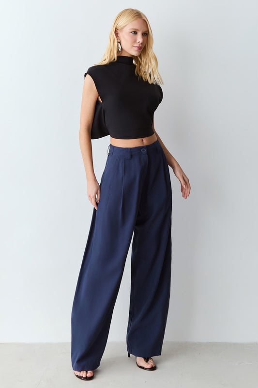 CALCA BAGGY COM DETALHE LATERAL COS AZUL MARINHO