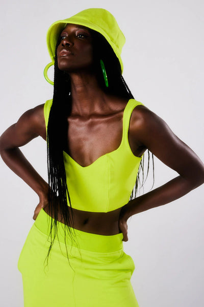 CROPPED DE ALÇA LARGA COM DECOTE CORAÇÃO VERDE FLUOR
