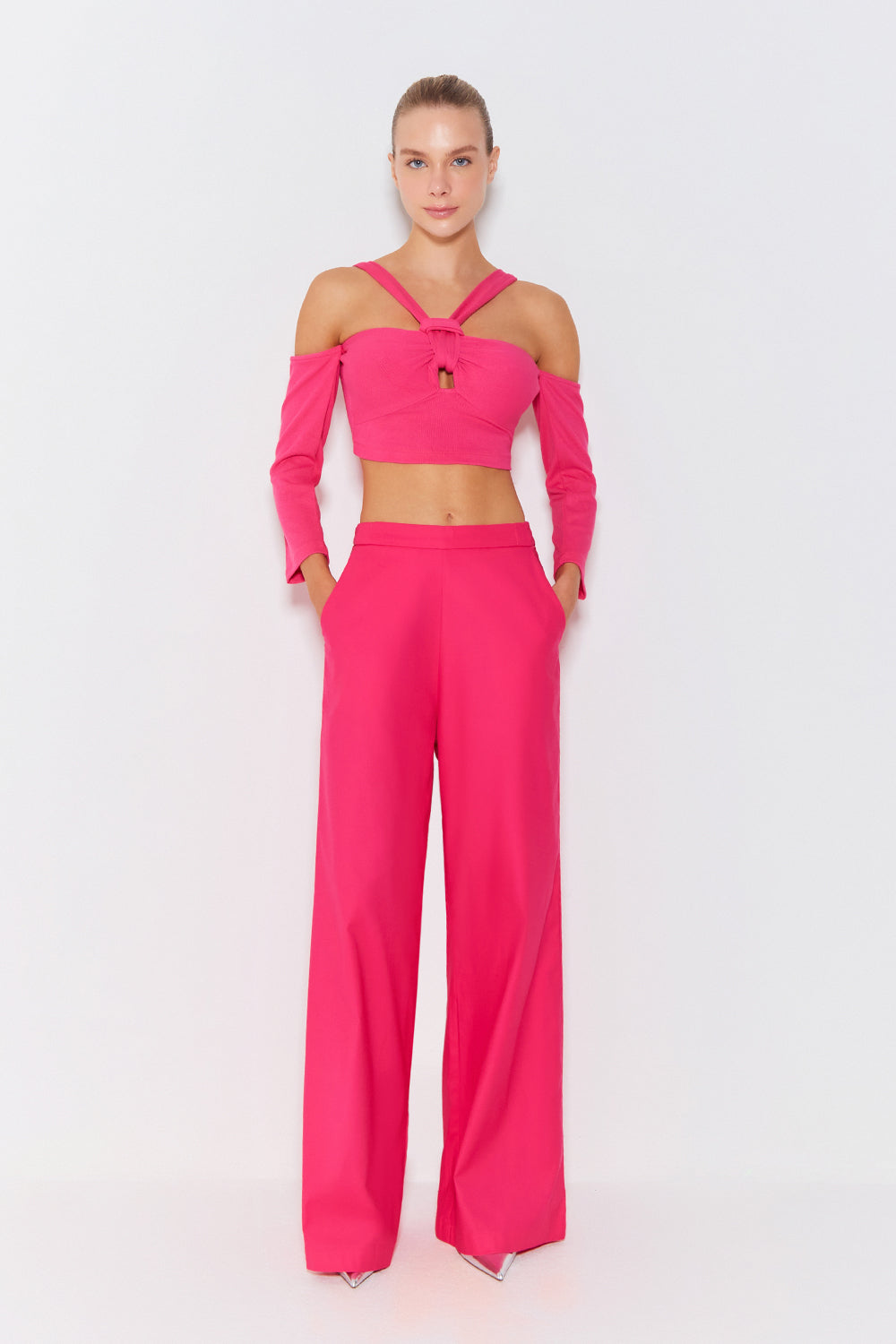 CROPPED MANGA LONGA  COM NO NO BUSTO PINK