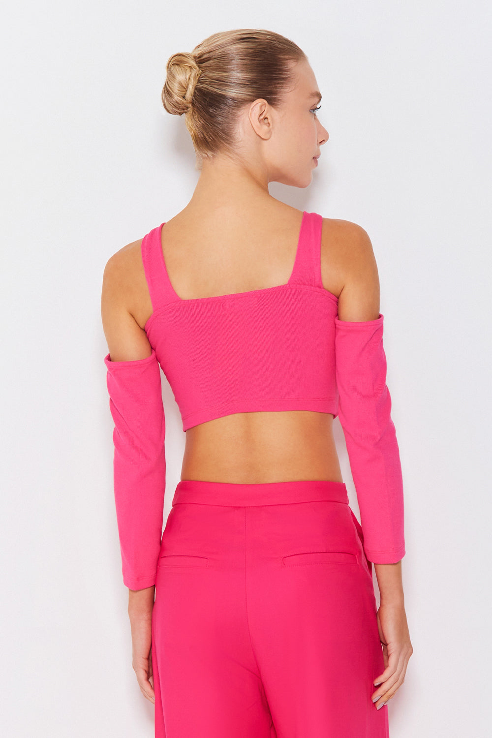 CROPPED MANGA LONGA  COM NO NO BUSTO PINK