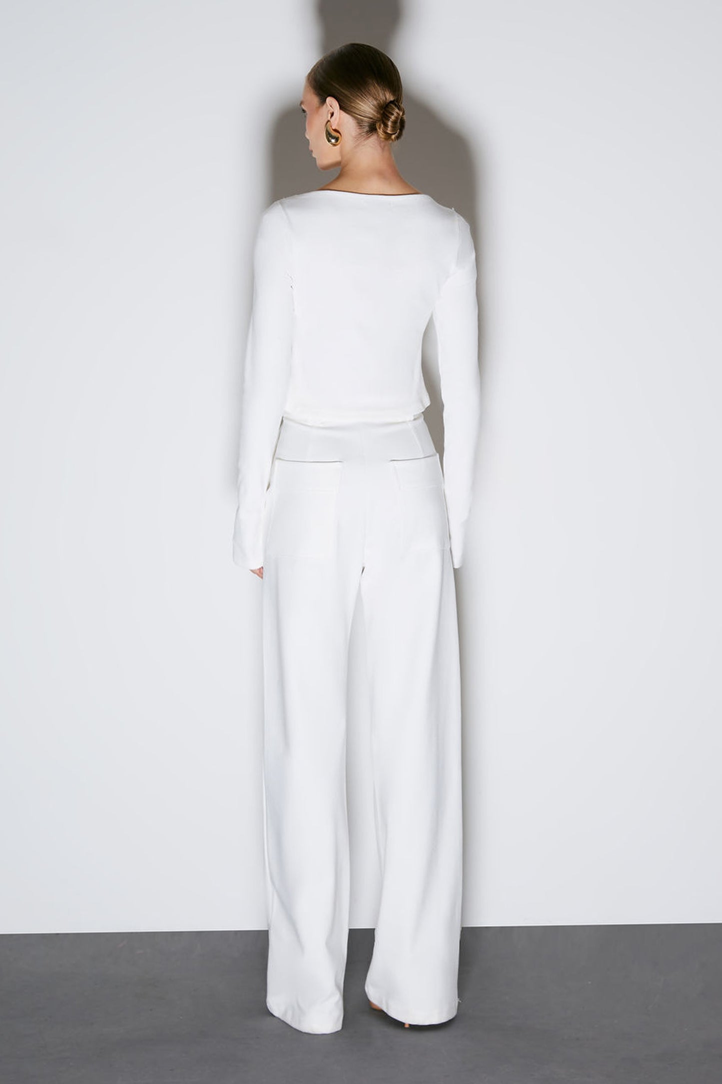 CALÇA PANTALONA COM FRISOS OFF WHITE