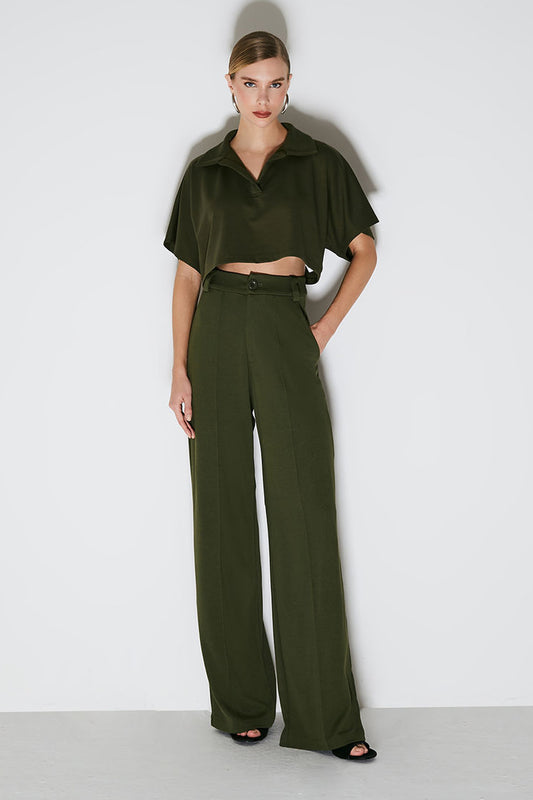 CALCA PANTALONA COM FRISOS VERDE MILITAR