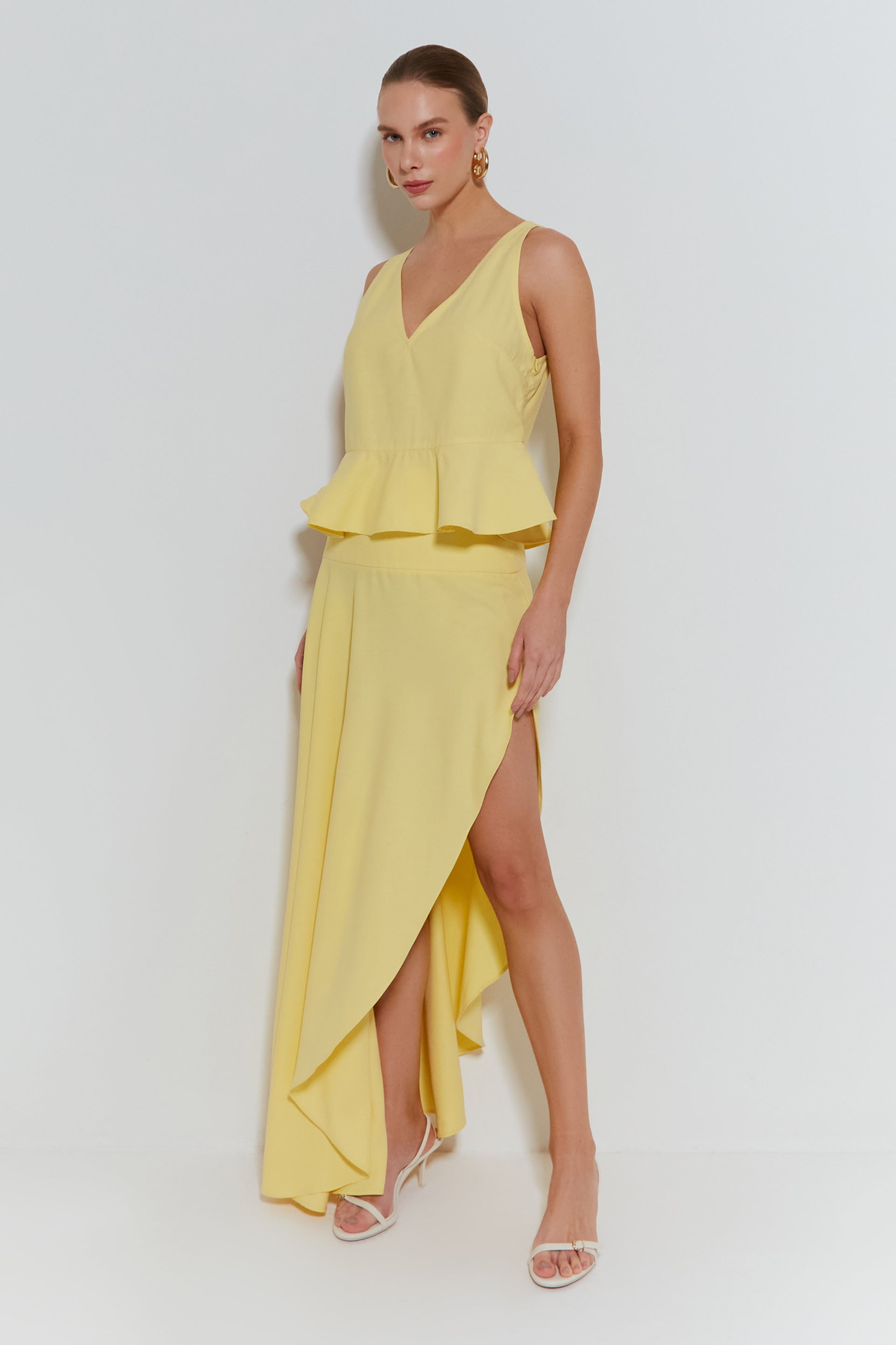 SAIA LONGA FLUIDA COM BARRA ASSIMETRICA AMARELO MANTEIGA – Zen Oficial