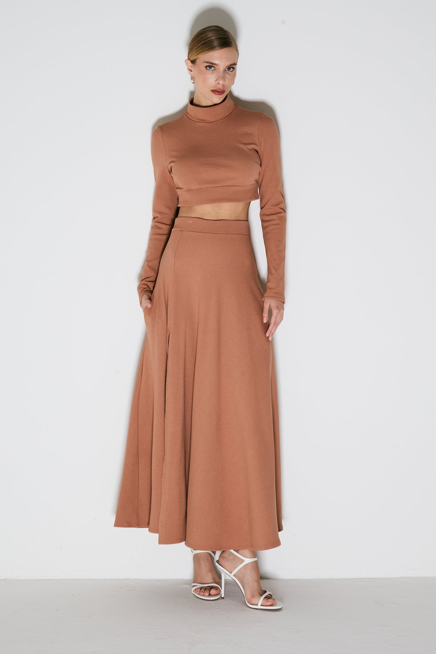 SAIA MIDI COM ELASTICO NA CINTURA BARRA AMPLA MOCHA MOUSSE