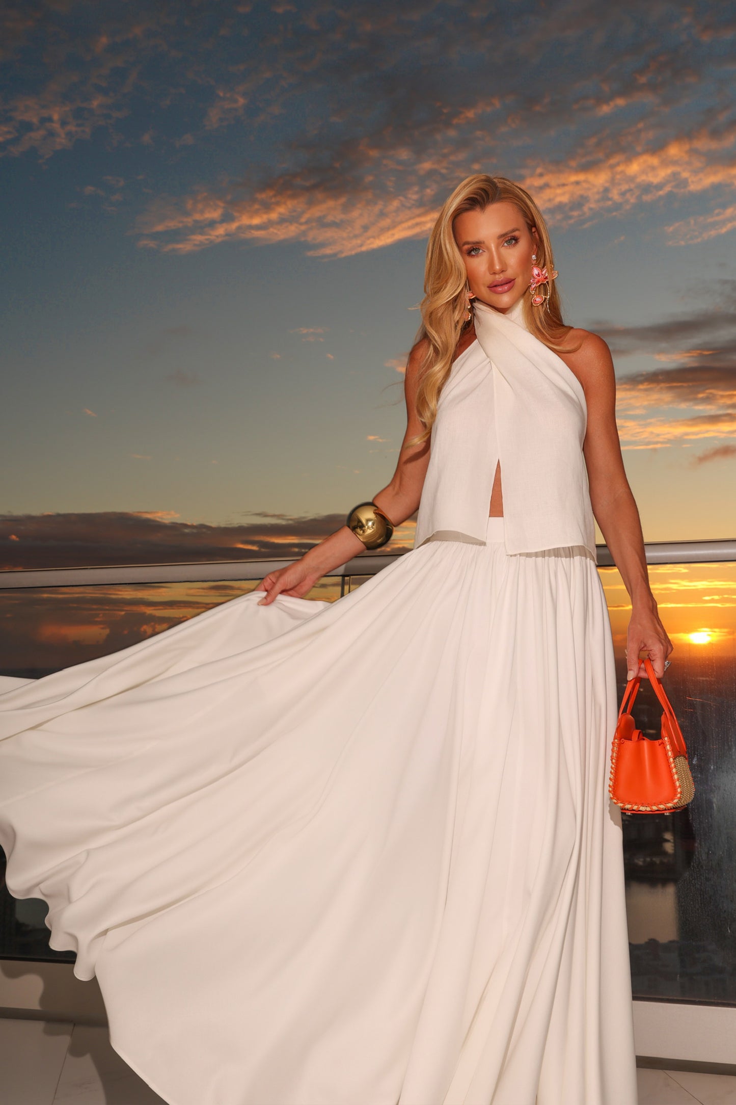 SAIA LONGA AMPLA E RODADA COM COS MEDIO OFF WHITE