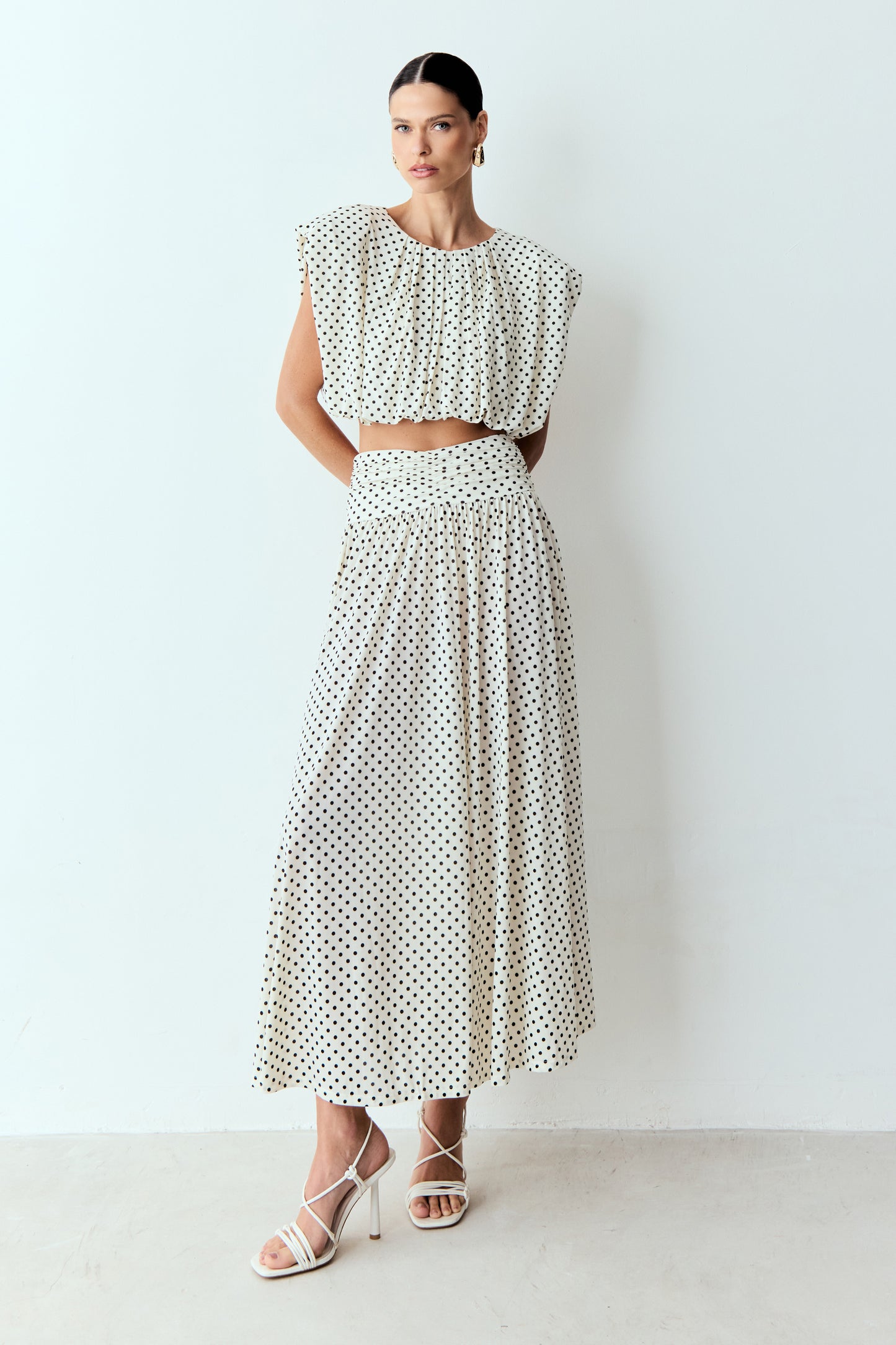 SAIA MIDI AMPLA COM COS LARGO E FRANZIDO POÁ OFF WHITE