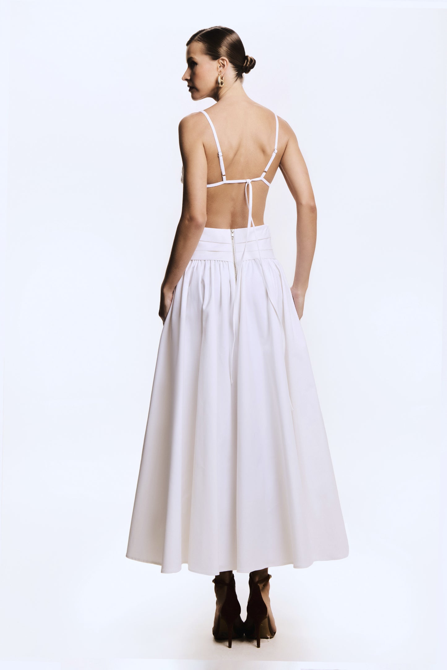 SAIA MIDI AMPLA COM COS LARGO ACINTURADO OFF WHITE