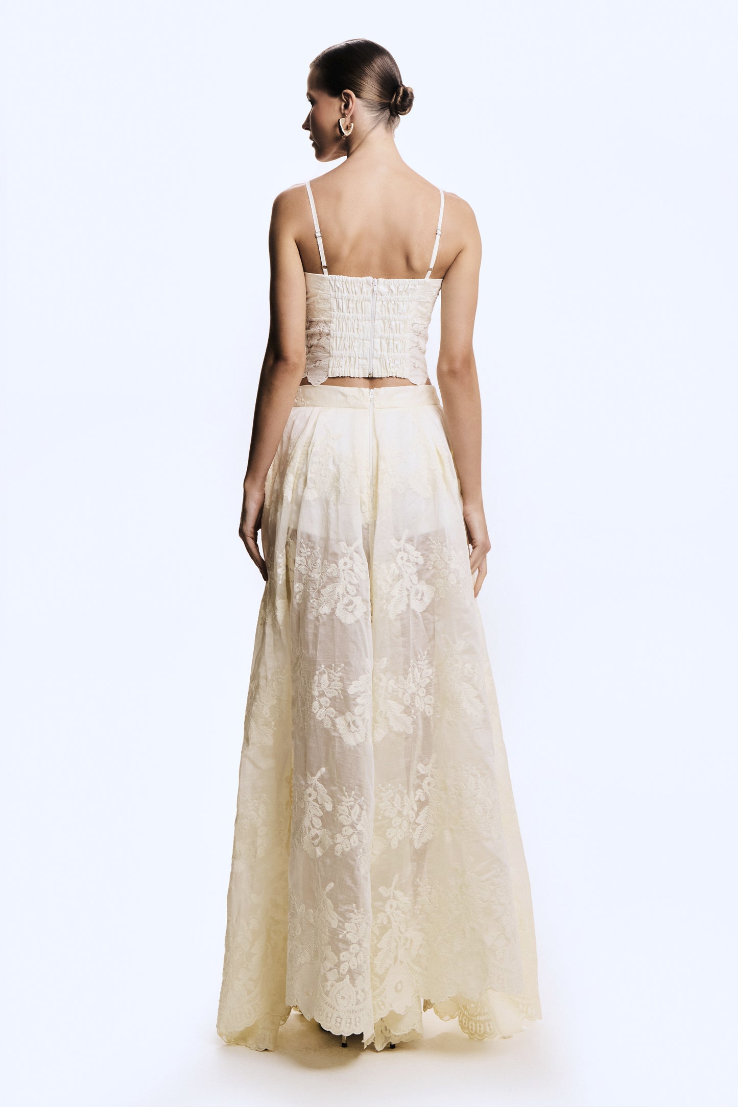 SAIA MIDI COM COS MEDIO BARRA AMPLA BORDADO CREME