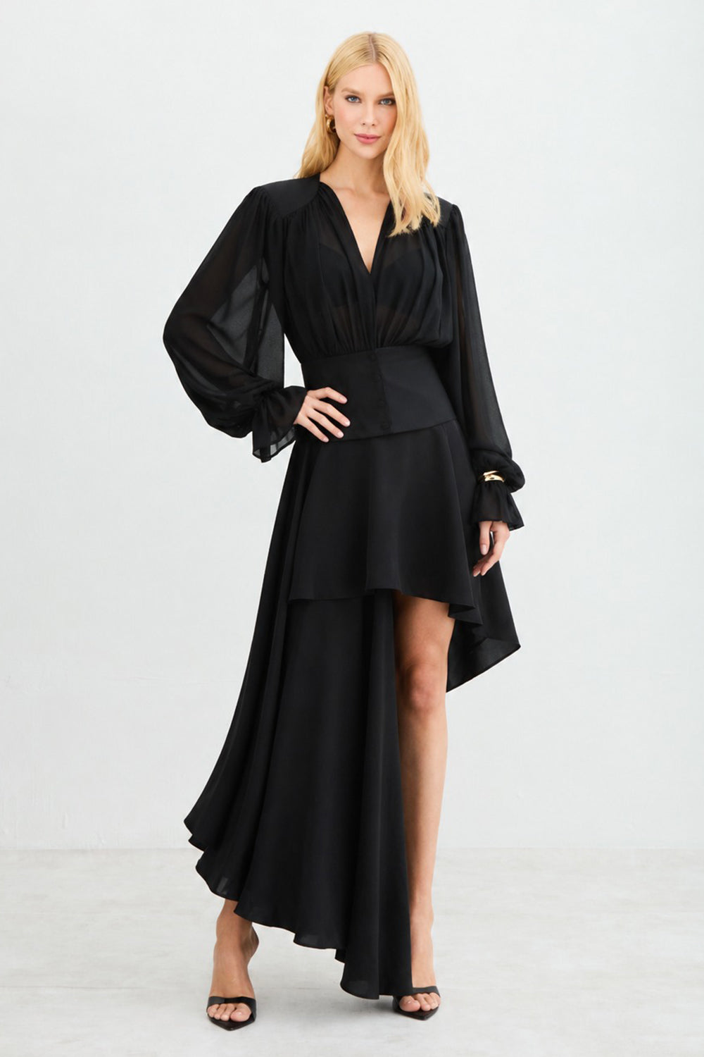 SAIA MIDI BARRA ASSIMETRICA E LATERAL CALDA LONGA PRETO