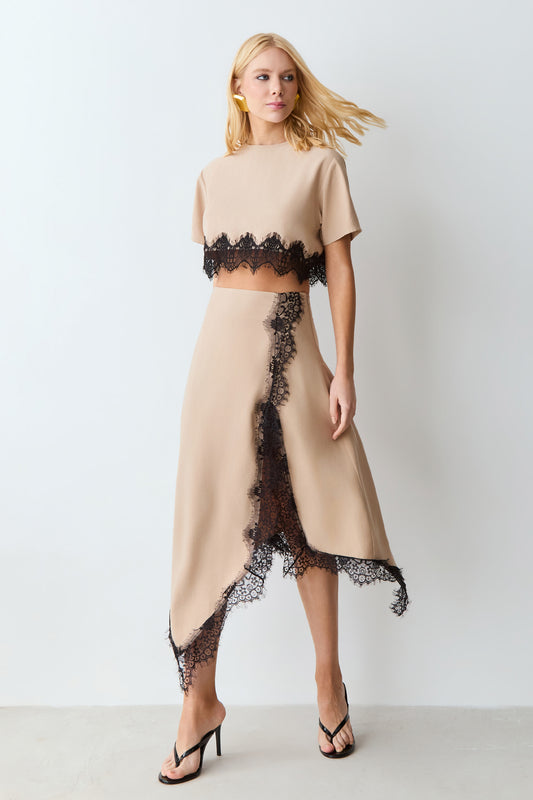 SAIA MIDI COM BARRA E DETALHES EM RENDA KAKI CLARO