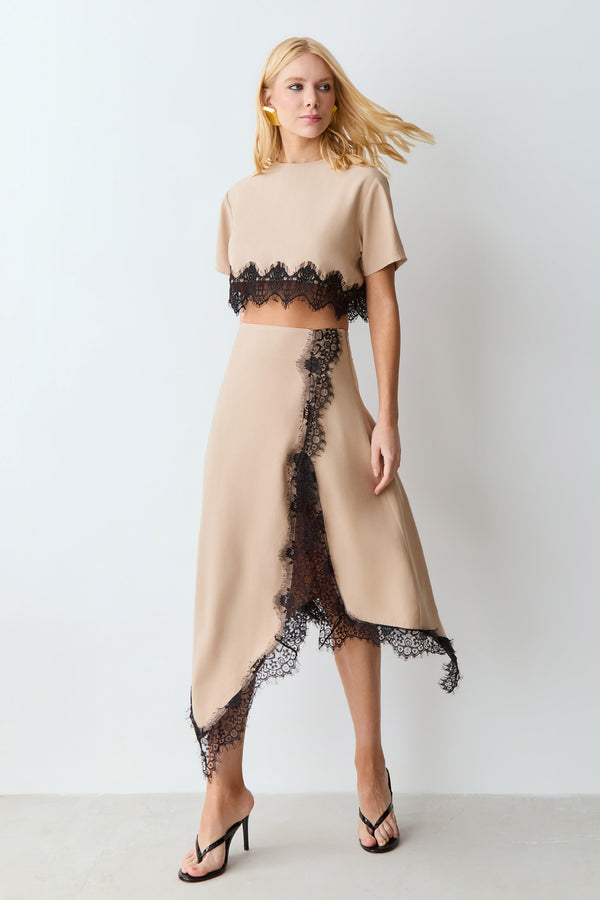 SAIA MIDI COM BARRA E DETALHES EM RENDA KAKI CLARO