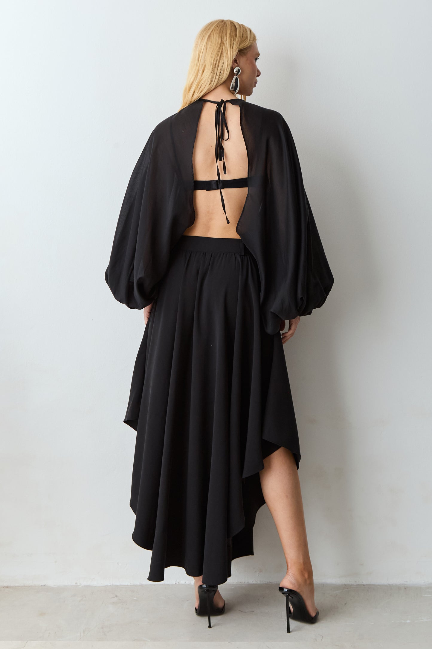 SAIA MIDI BARRA ASSIMETRICA COM PASSANTE COS PRETO