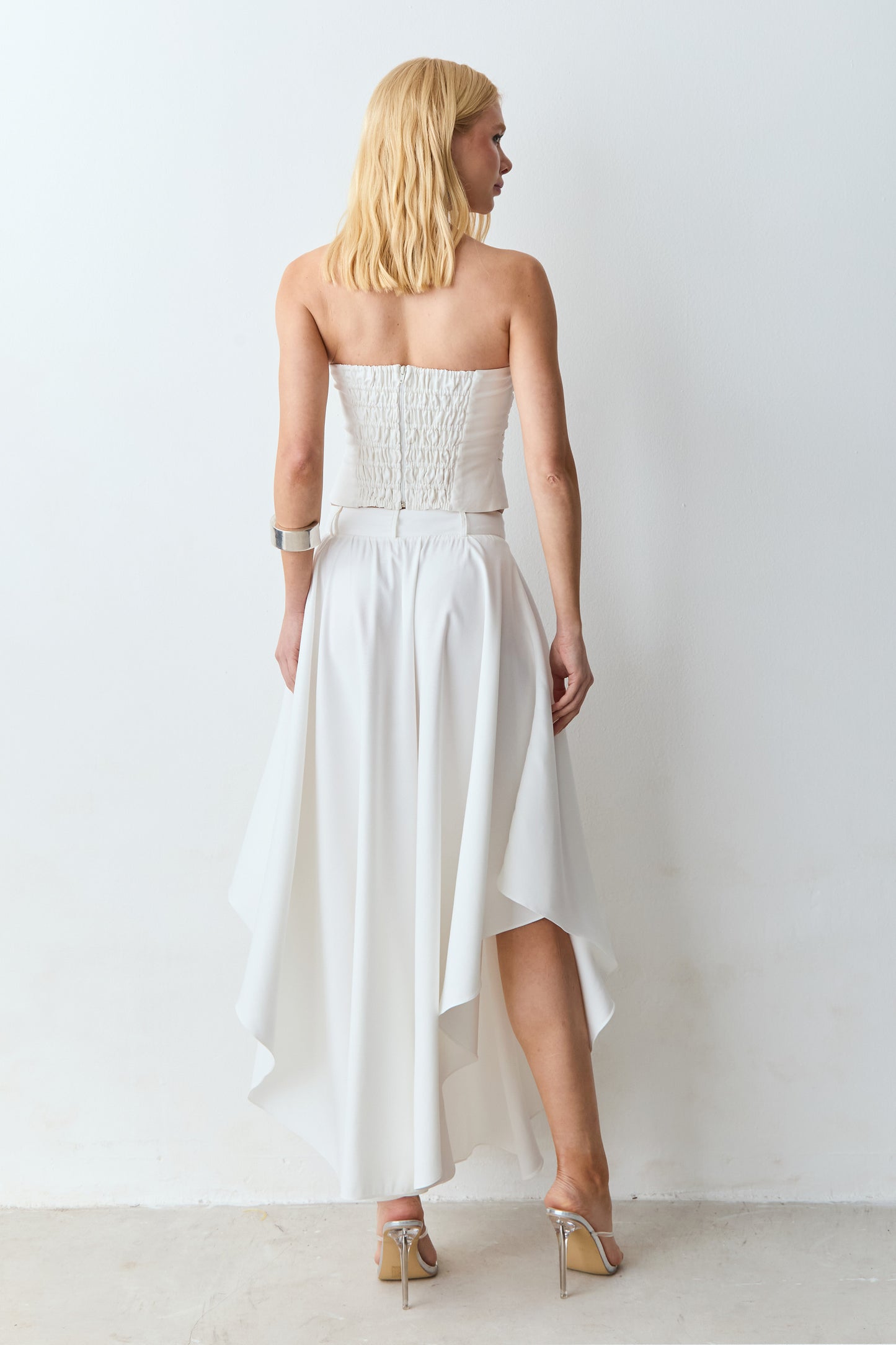 SAIA MIDI BARRA ASSIMETRICA COM PASSANTE COS OFF WHITE