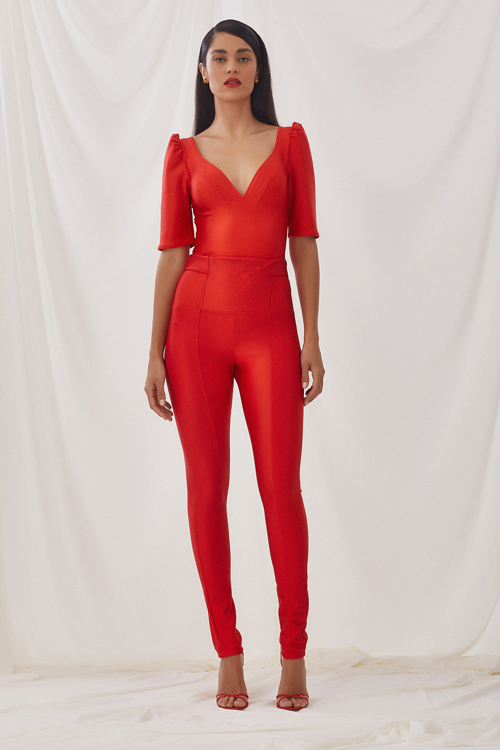 CALÇA SKINNY SCULPT COM MATELASSÊ NO CÓS VERMELHO