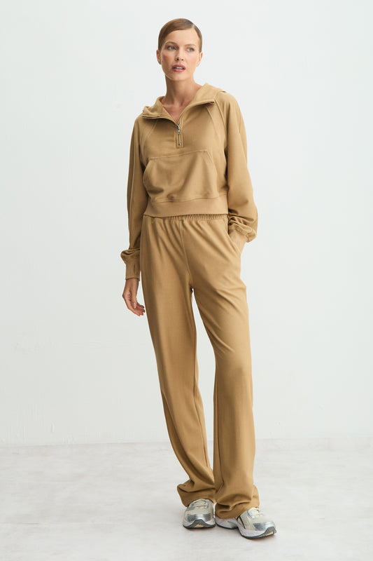 CALCA RETA DE MOLETOM COM ELASTICO NA CINTURA KAKI