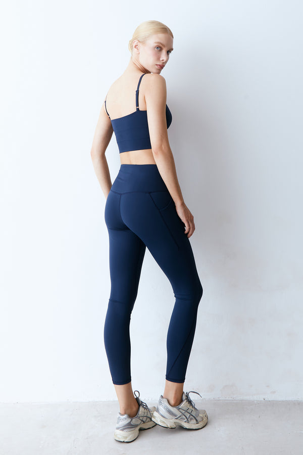 CALCA LEGGING RECORTES COM PESPONTOS DUPLO AZUL MARINHO
