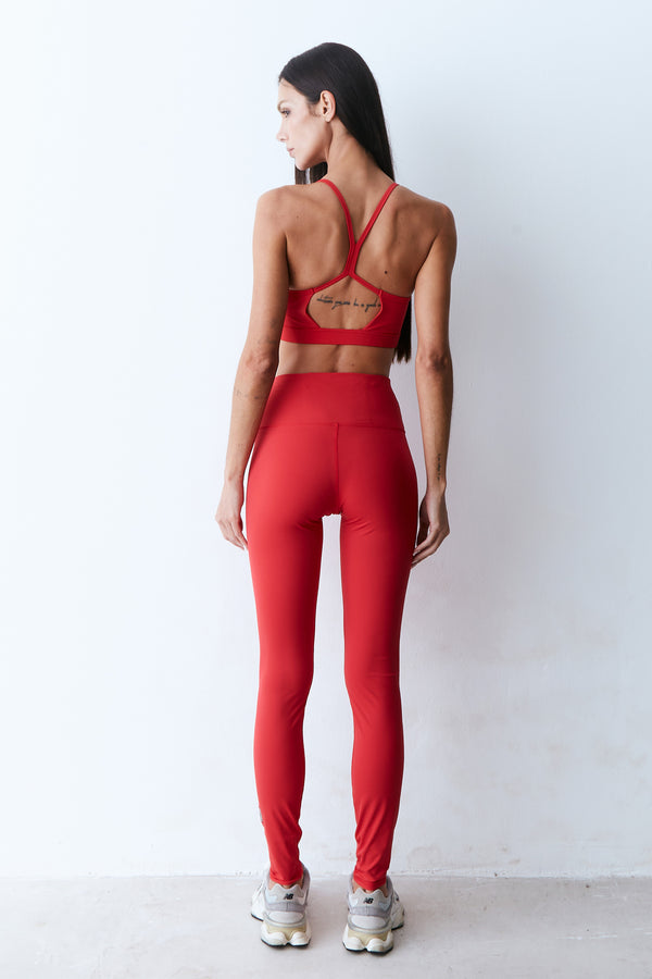 CALCA LEGGING COM RECORTE PESPONTADO COS VERMELHO