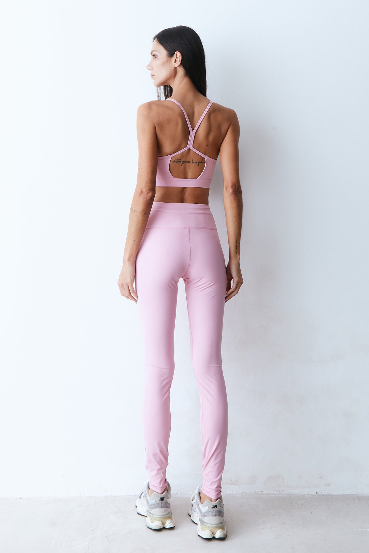 CALCA LEGGING COM RECORTE PESPONTADO COS ROSA