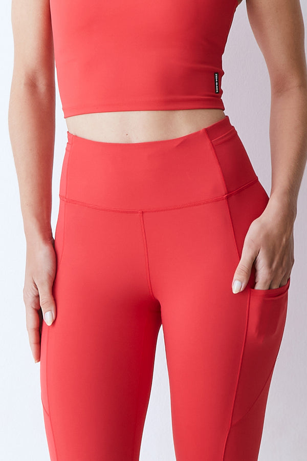 CALCA LEGGING COS MEDIO RECORTE E BOLSOS PESPONTADOS VERMELHO