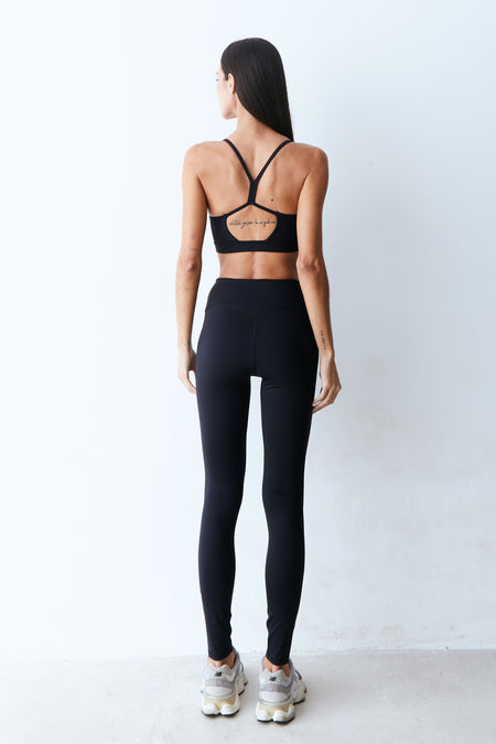 CALCA LEGGING COM COS LARGO PRETO