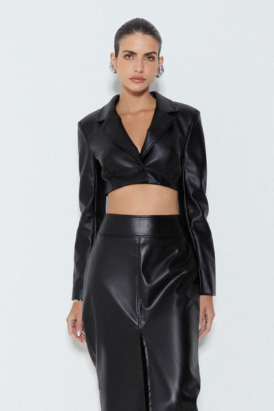BLAZER CURTO EM POLIURETANO PRETO