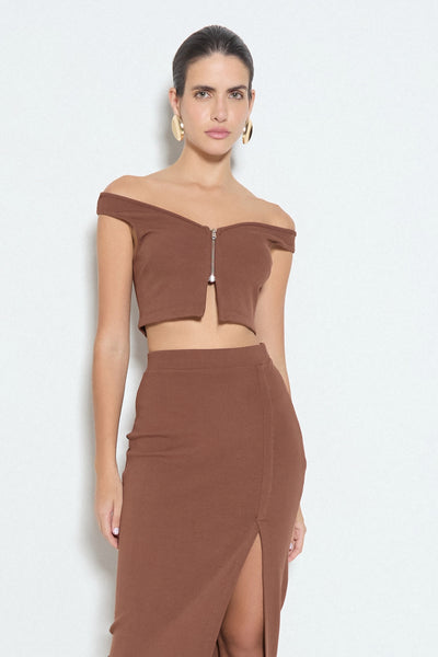 BLUSA OMBRO A OMBRO COM ZIPER FRONTAL MARROM