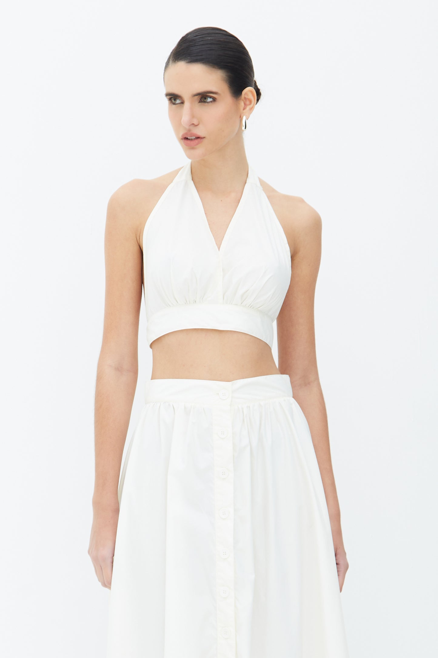CROPPED FRENTE UNICA COM AMARRACAO COSTAS E PESCOCO CREME
