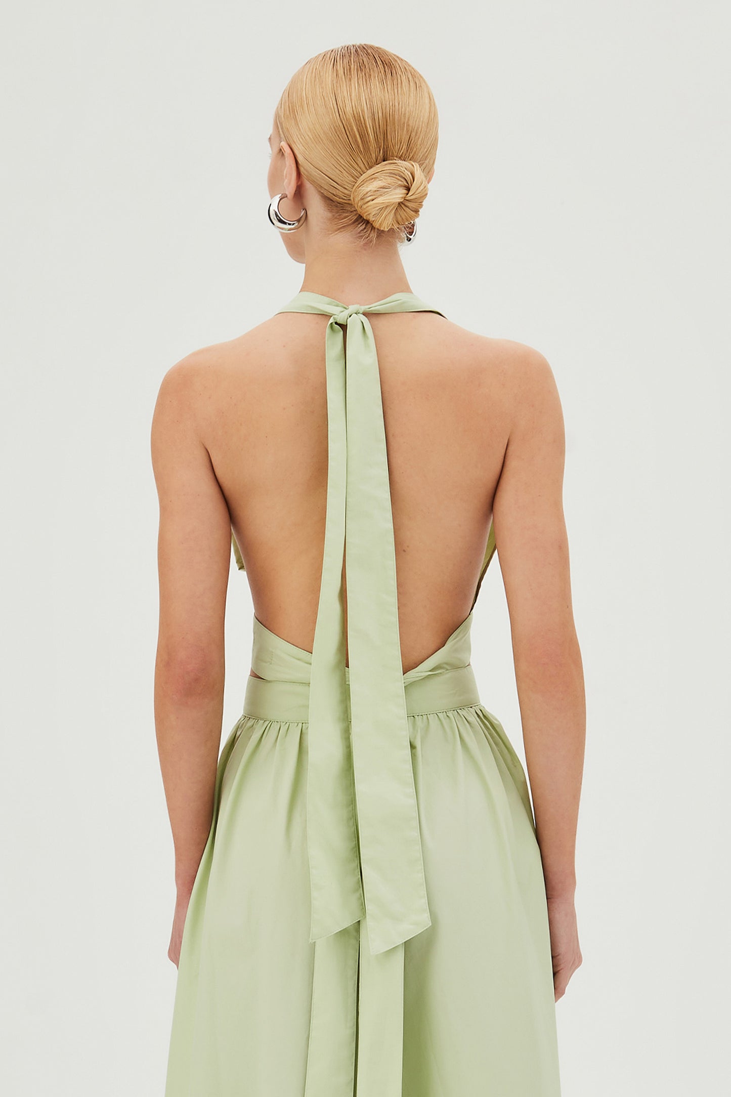 CROPPED FRENTE UNICA COM AMARRACAO COSTAS E PESCOCO VERDE MENTA CLARO