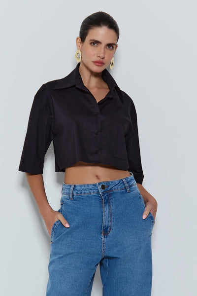 CAMISA MANGA CURTA CROPPED COM BOLSO FRONTAL PRETO