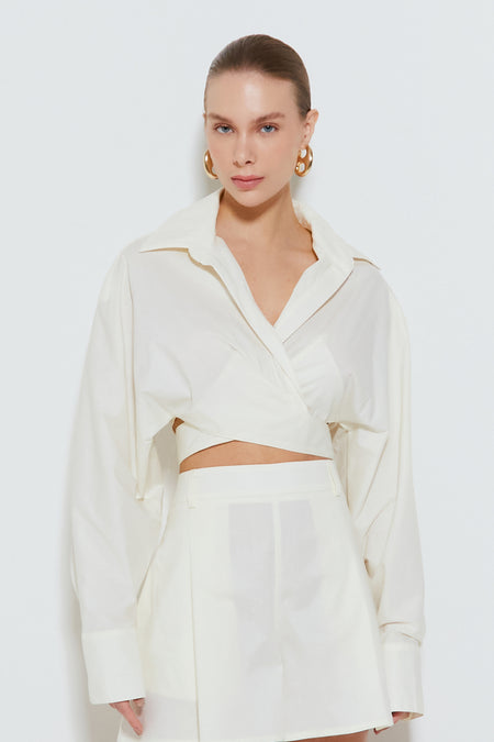 CAMISA MANGA COMPRIDA CROPPED COM AMARRACAO CREME