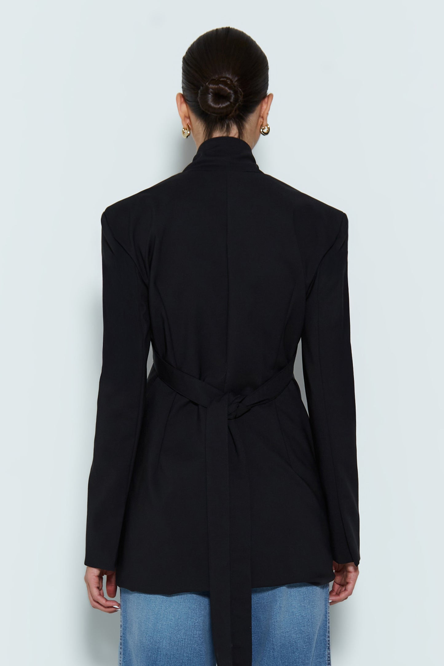 BLAZER LONGO COM BOLSOS E GOLA REMOVIVEL PRETO