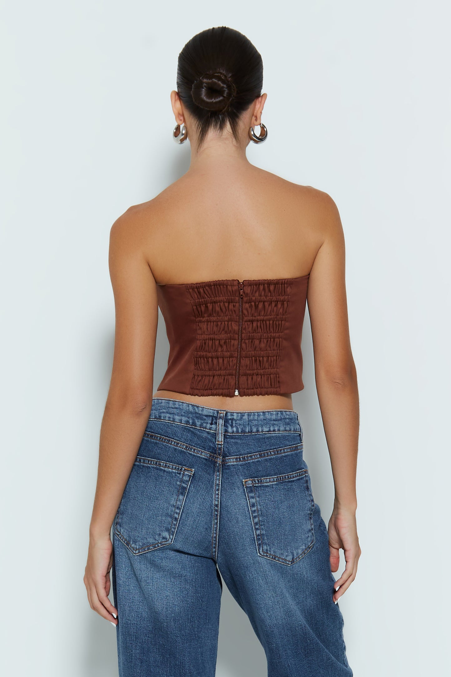 CROPPED TOMARA QUE CAIA COM DECOTE CORACAO MARROM