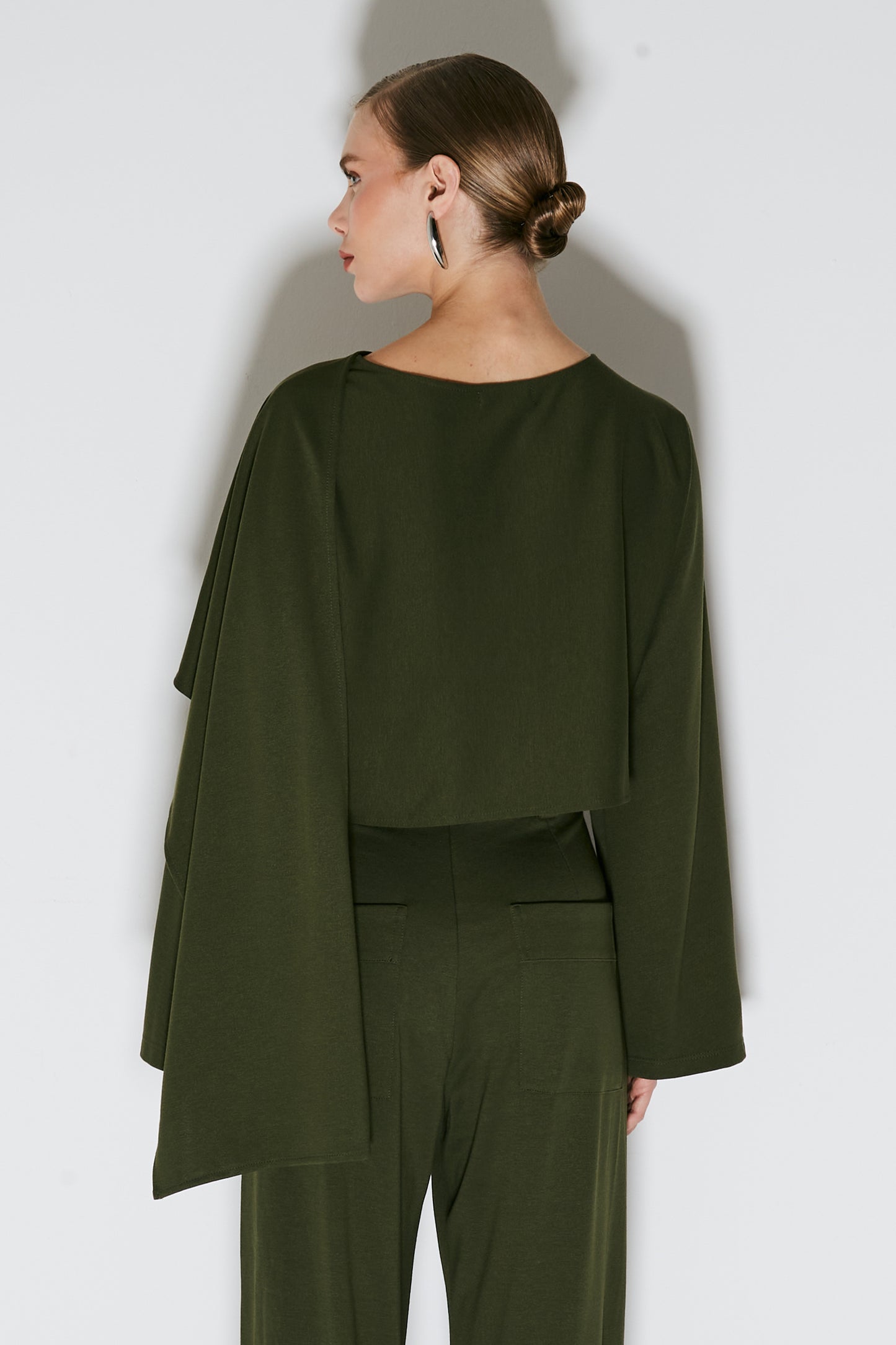 BLUSA MANGA LONGA PONCHO ASSIMETRICO VERDE MILITAR