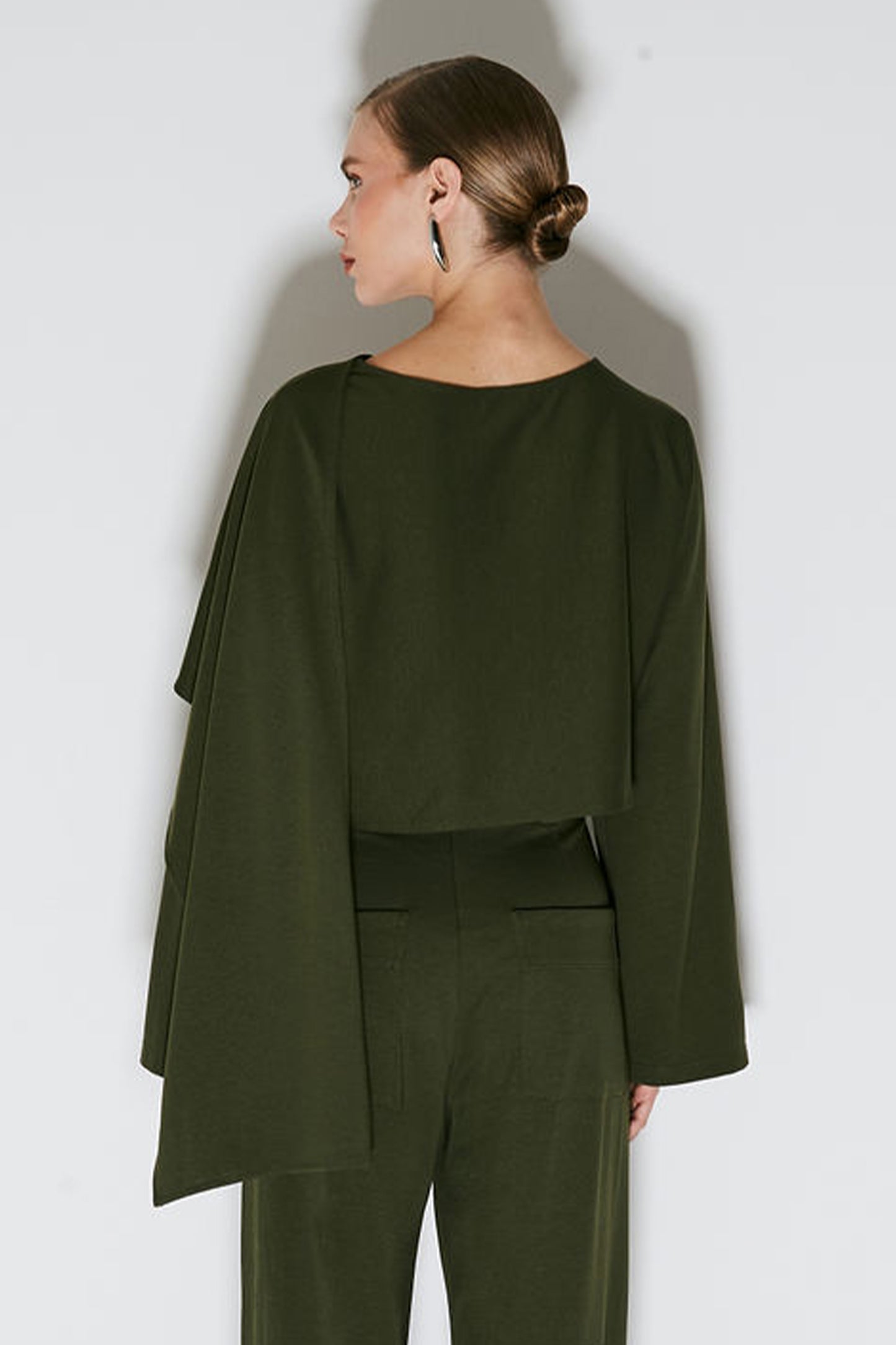 BLUSA MANGA LONGA PONCHO ASSIMETRICO VERDE MILITAR