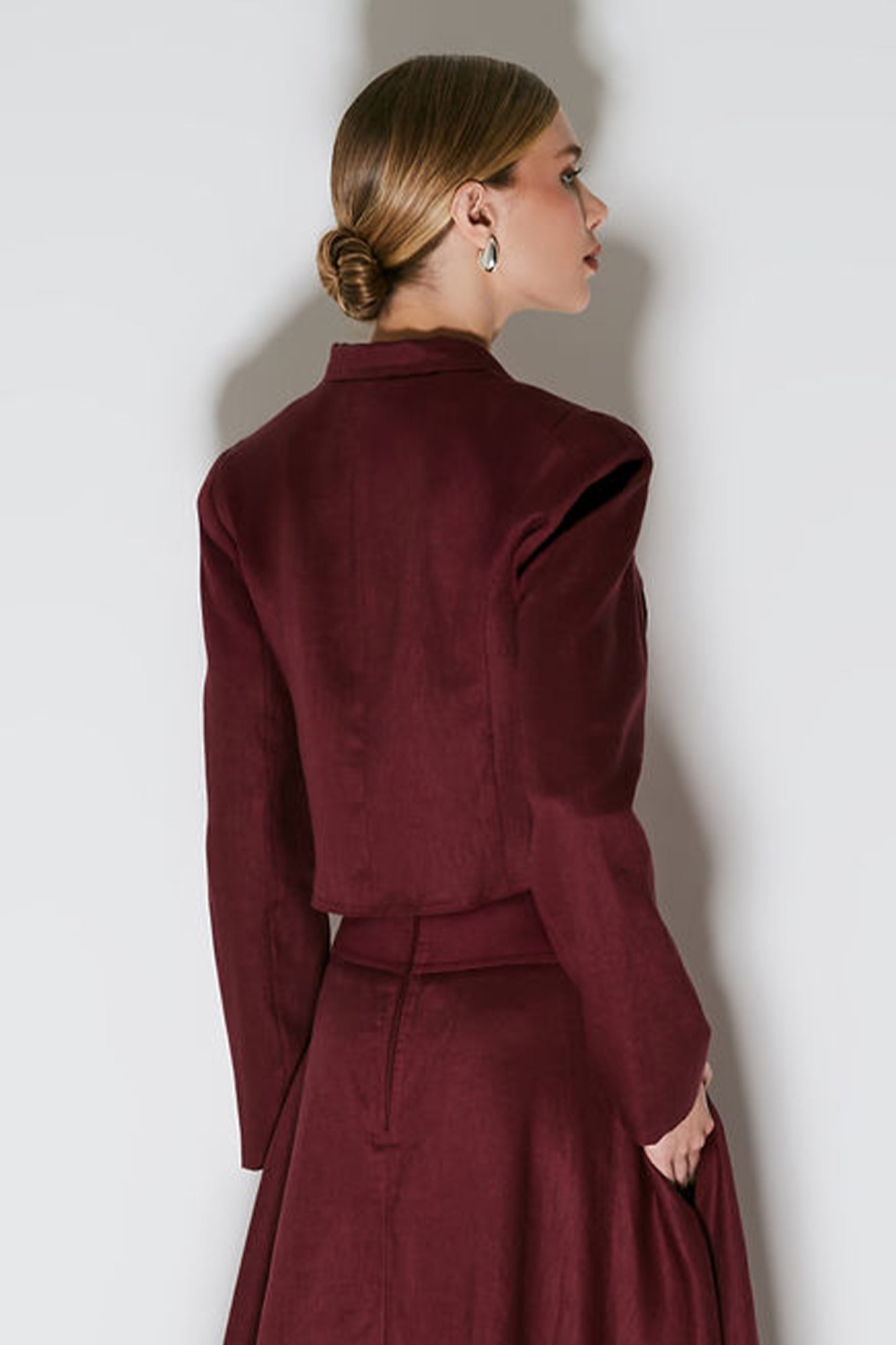 BLAZER CURTO COM ABERTURA ASSIMETRICA VINHO
