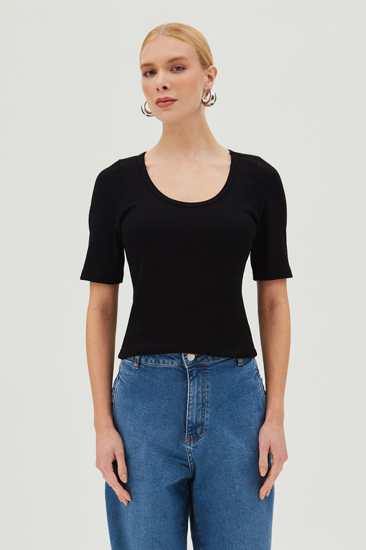 BLUSA MANGA CURTA COM DECOTE U PRETO