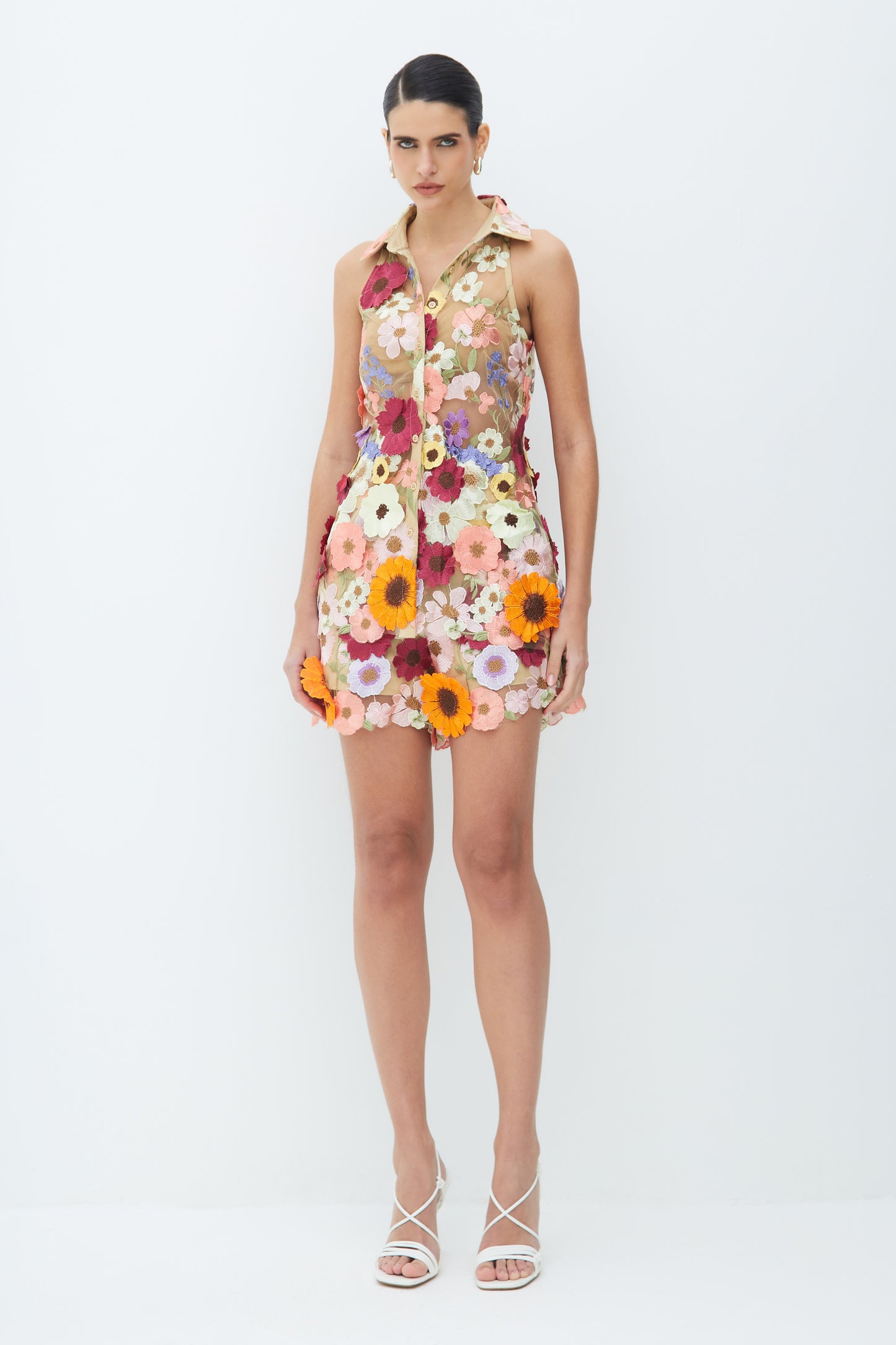 SHORTS CINTURA ALTA COM COS LARGO EM TULE BORDADO COLORIDO
