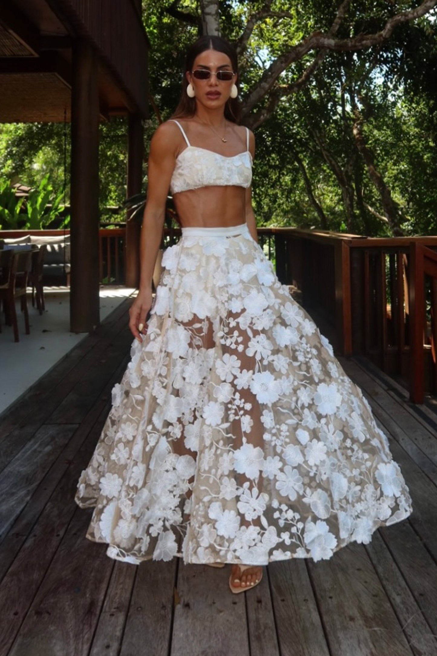 SAIA MIDI EM TULE BORDADO COM COS MEDIO BRANCO