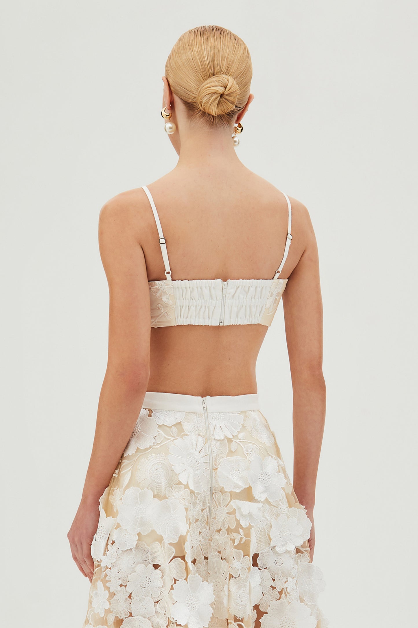 TOP DE ALCA FINA EM TULE BORDADO BRANCO