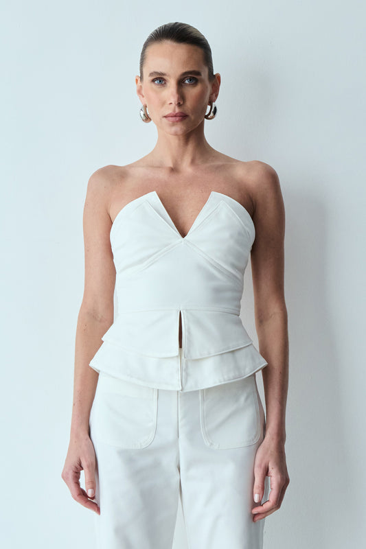 CROPPED TOMARA QUE CAIA ESTRUTURADO RECORTE BUSTO E BARRA OFF WHITE
