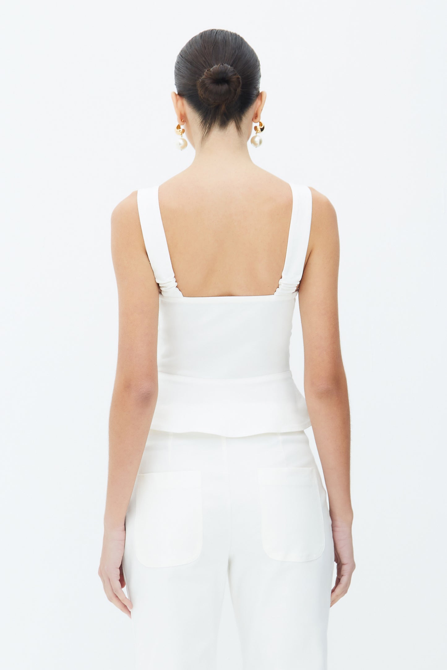 BLUSA REGATA RECORTE BUSTO BOTOES FRONTAL BARRA AMPLA OFF WHITE